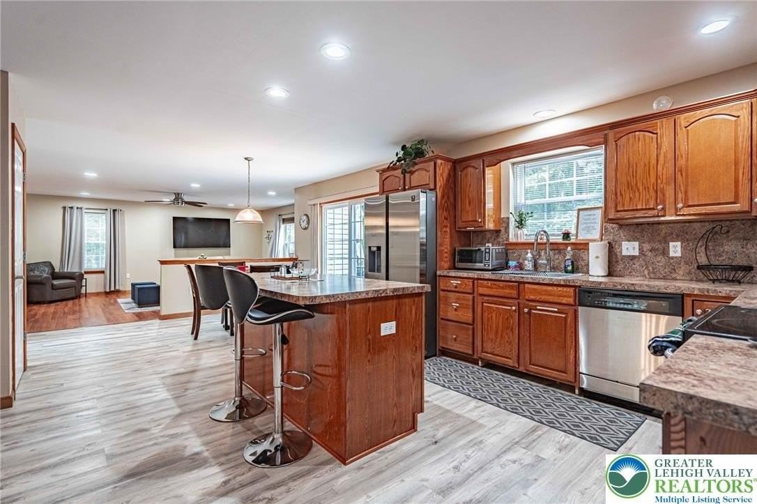 159 Winding Way - Photo 6 of 50