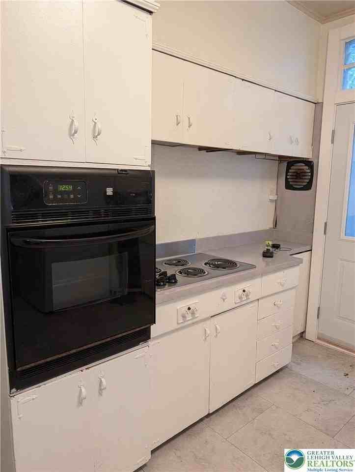 1139 W Turner St #1 - Photo 2 of 11