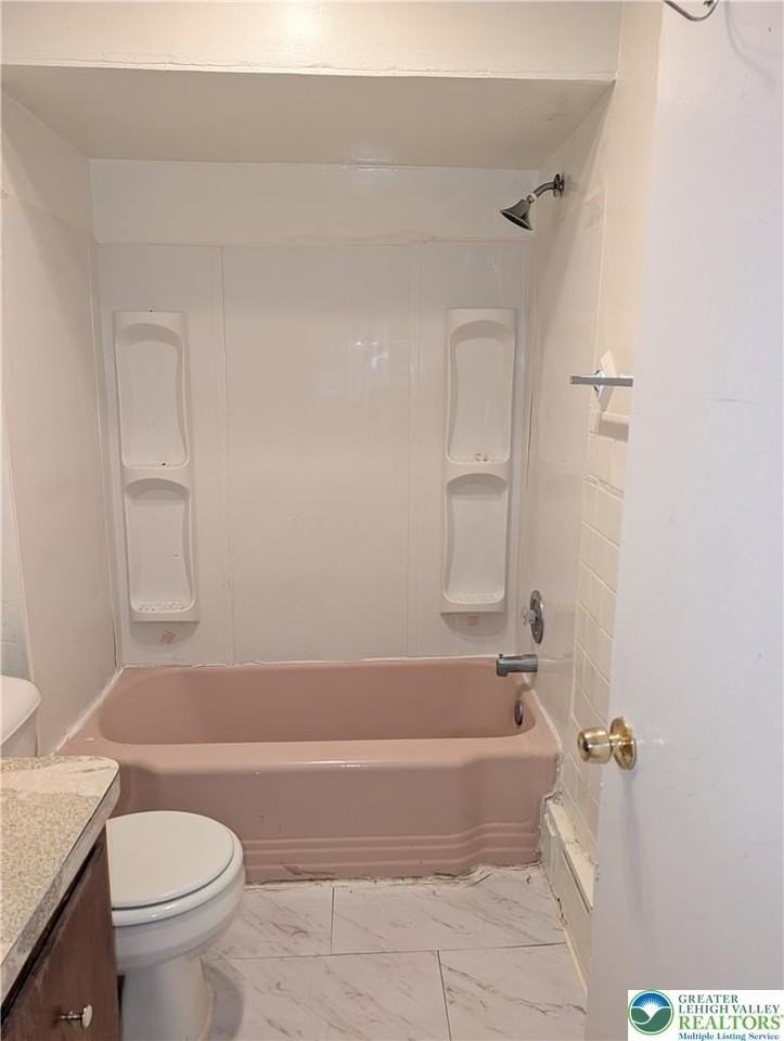1139 W Turner St #1 - Photo 4 of 11