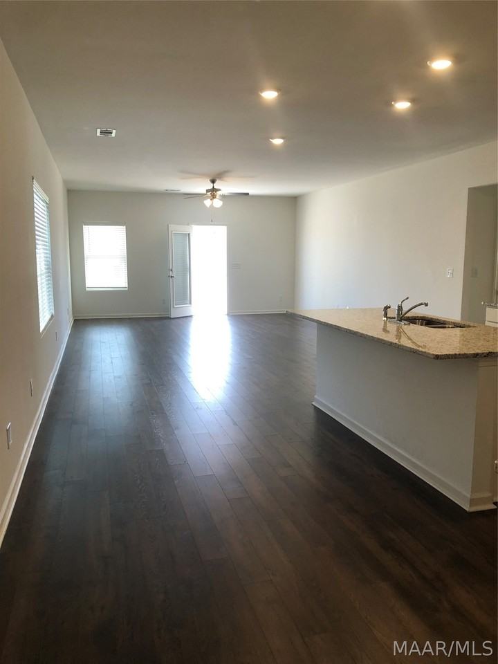 6231 Town Ln - Photo 4 of 22