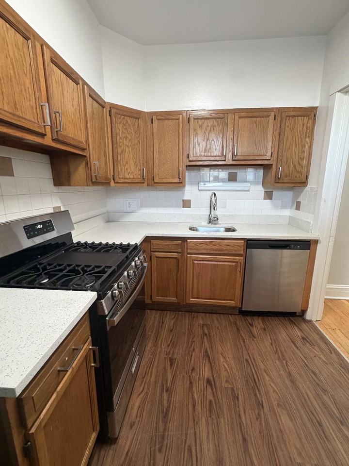 5127 S University Ave #3B - Photo 5 of 8