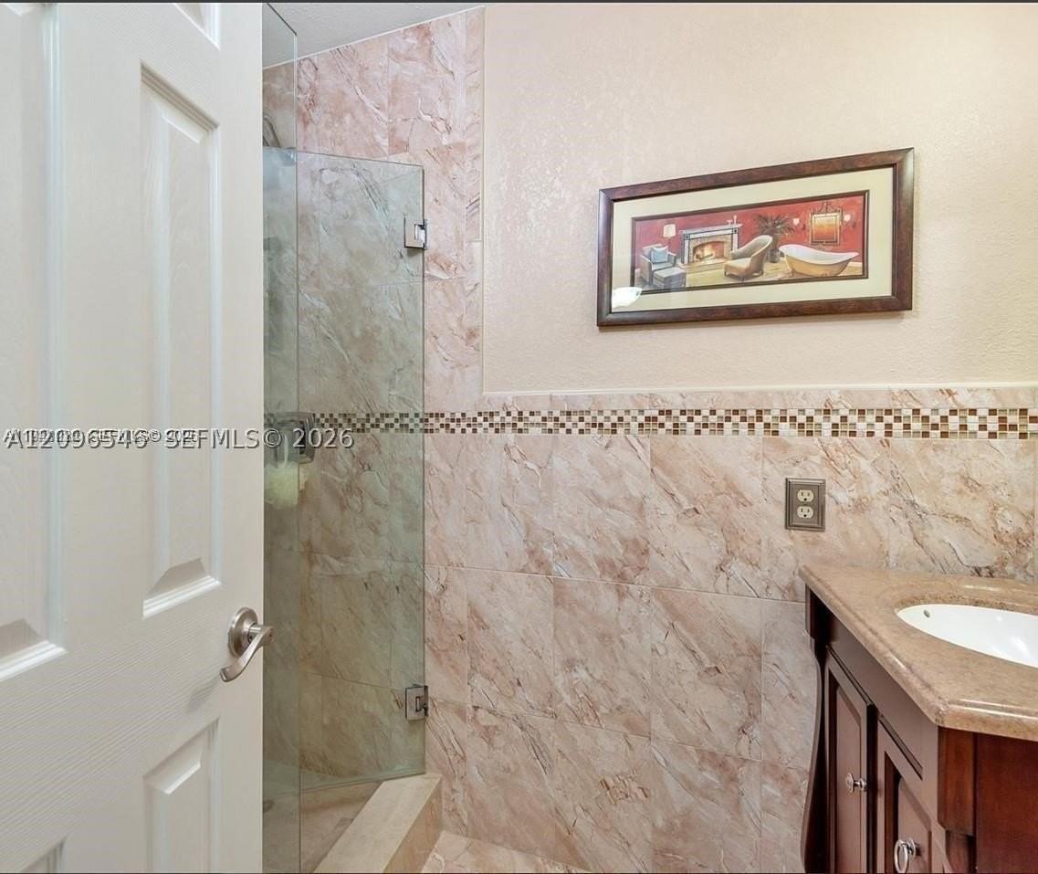 1900 W 54th St #307 - Photo 6 of 7