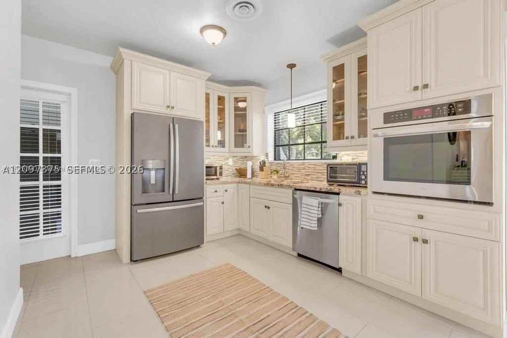 364 Navarre Dr - Photo 7 of 25