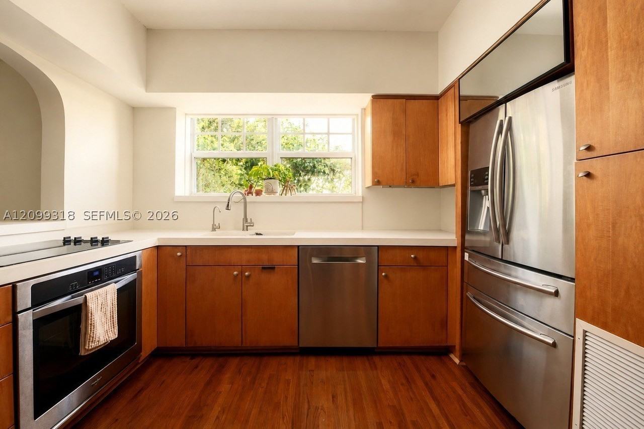 1061 Meridian Ave #2A - Photo 3 of 16