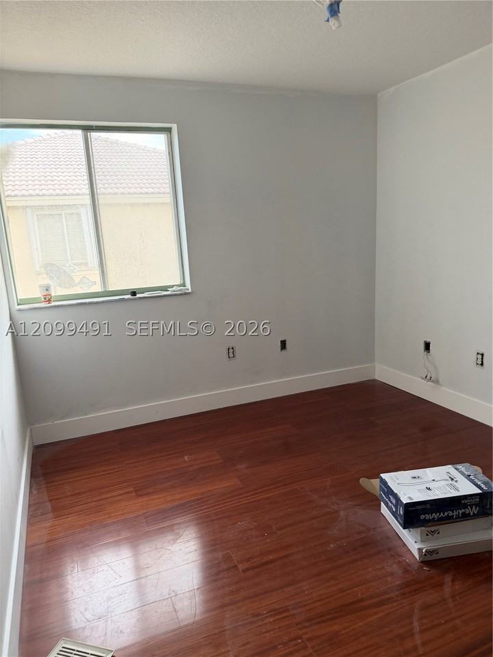 7324 Sw 164th Ct - Photo 4 of 9
