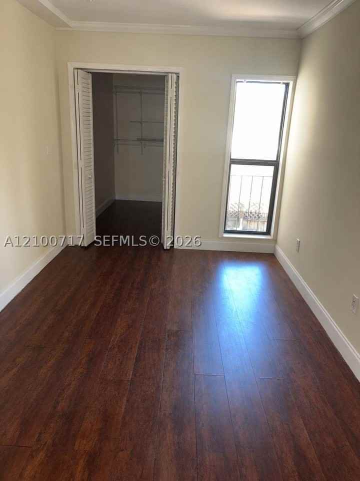 13510 Ne 20th Ct #13510 - Photo 4 of 11