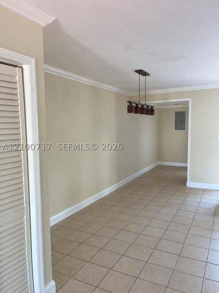 13510 Ne 20th Ct #13510 - Photo 5 of 11