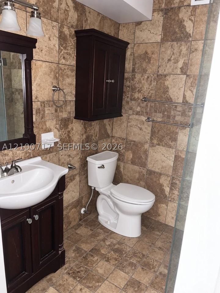 13510 Ne 20th Ct #13510 - Photo 6 of 11