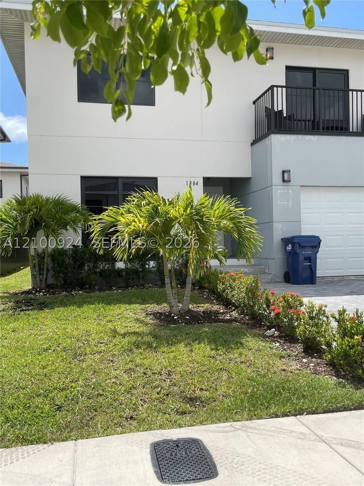 1384 Nw 2nd Ter - Photo 4 of 47