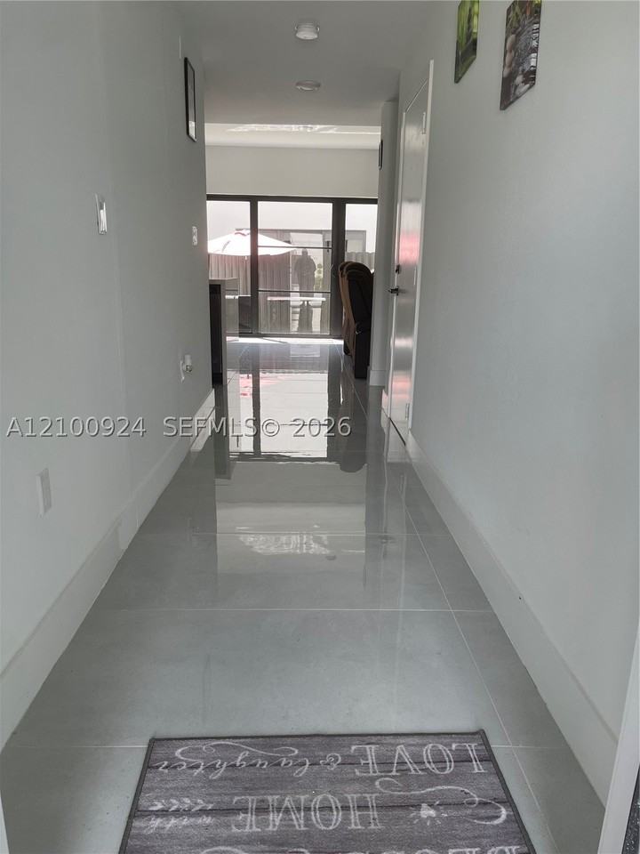 1384 Nw 2nd Ter - Photo 6 of 47