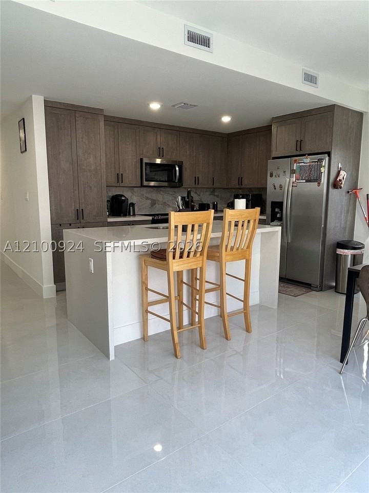 1384 Nw 2nd Ter - Photo 7 of 47