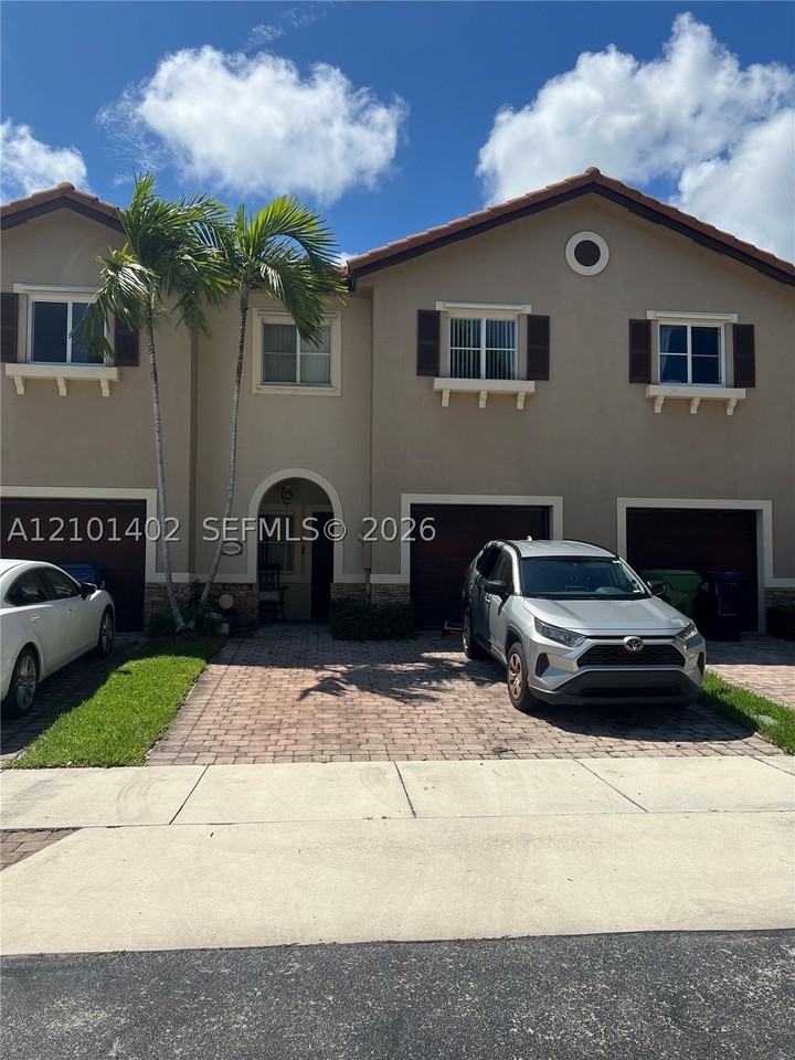 22306 Sw 89th Ct #1 - Photo 6 of 34