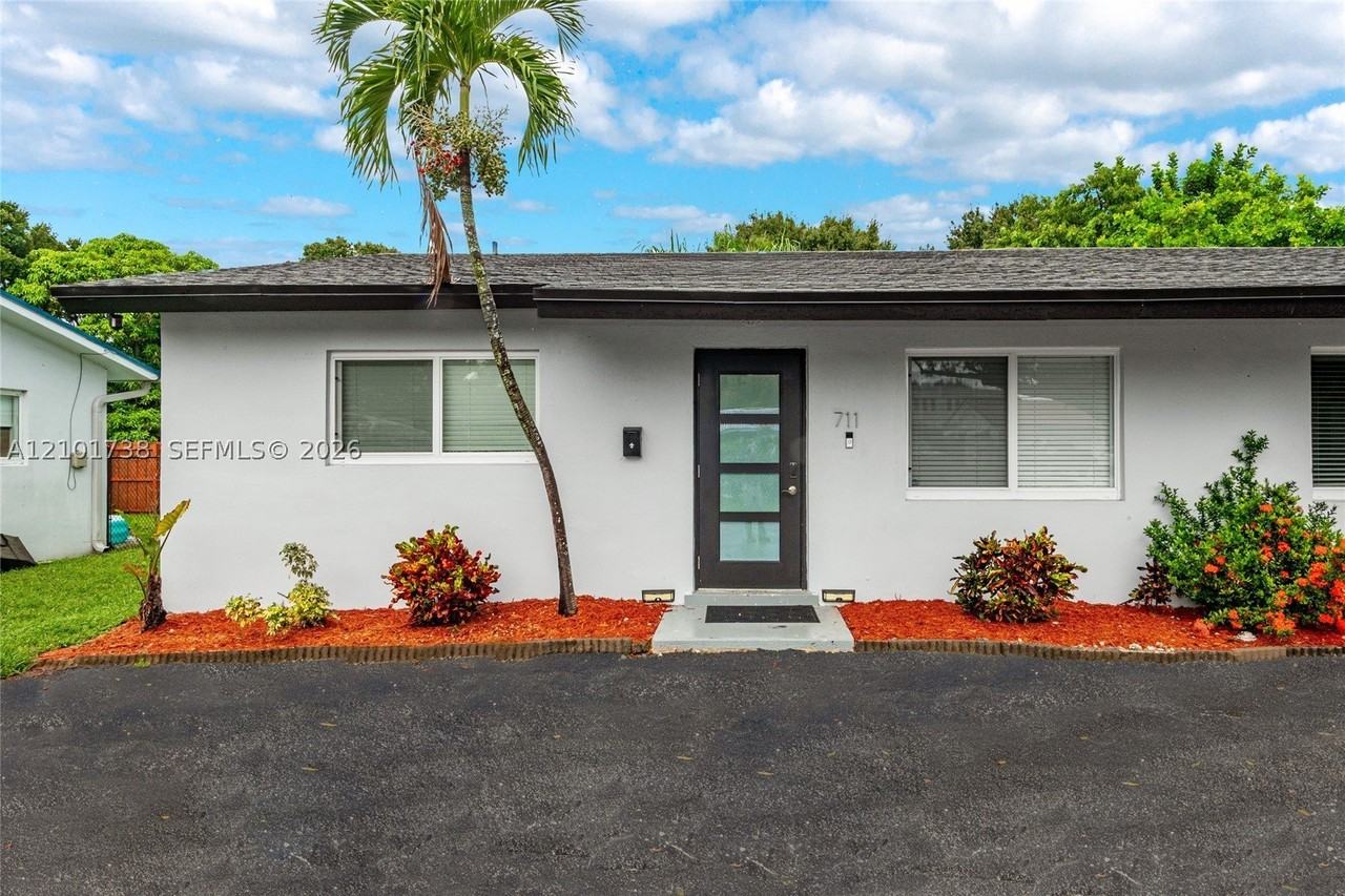 711 Sw 14th Ct - Photo 2 of 21