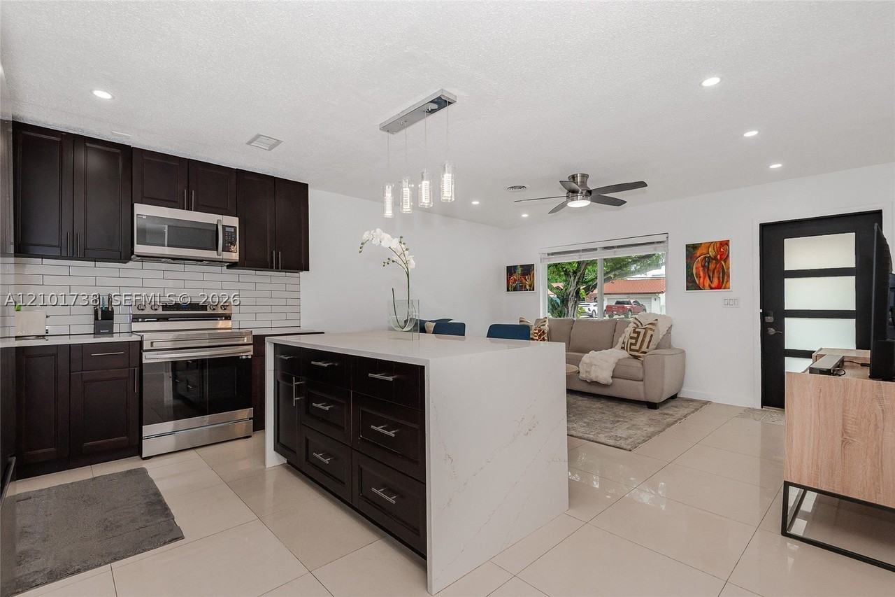 711 Sw 14th Ct - Photo 6 of 21