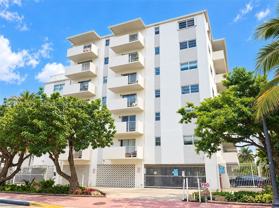 240 Collins Ave #3E - Photo 1 of 1