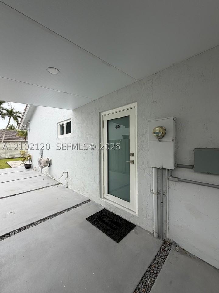 15821 Sw 141st Ct #1 - Photo 5 of 24