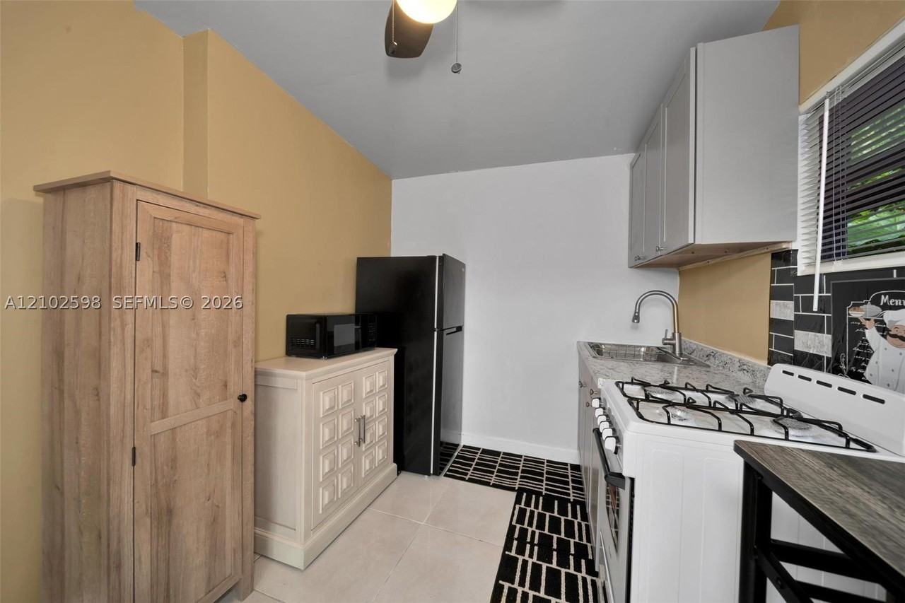 20106 Nw 32nd Pl #1B - Photo 2 of 14