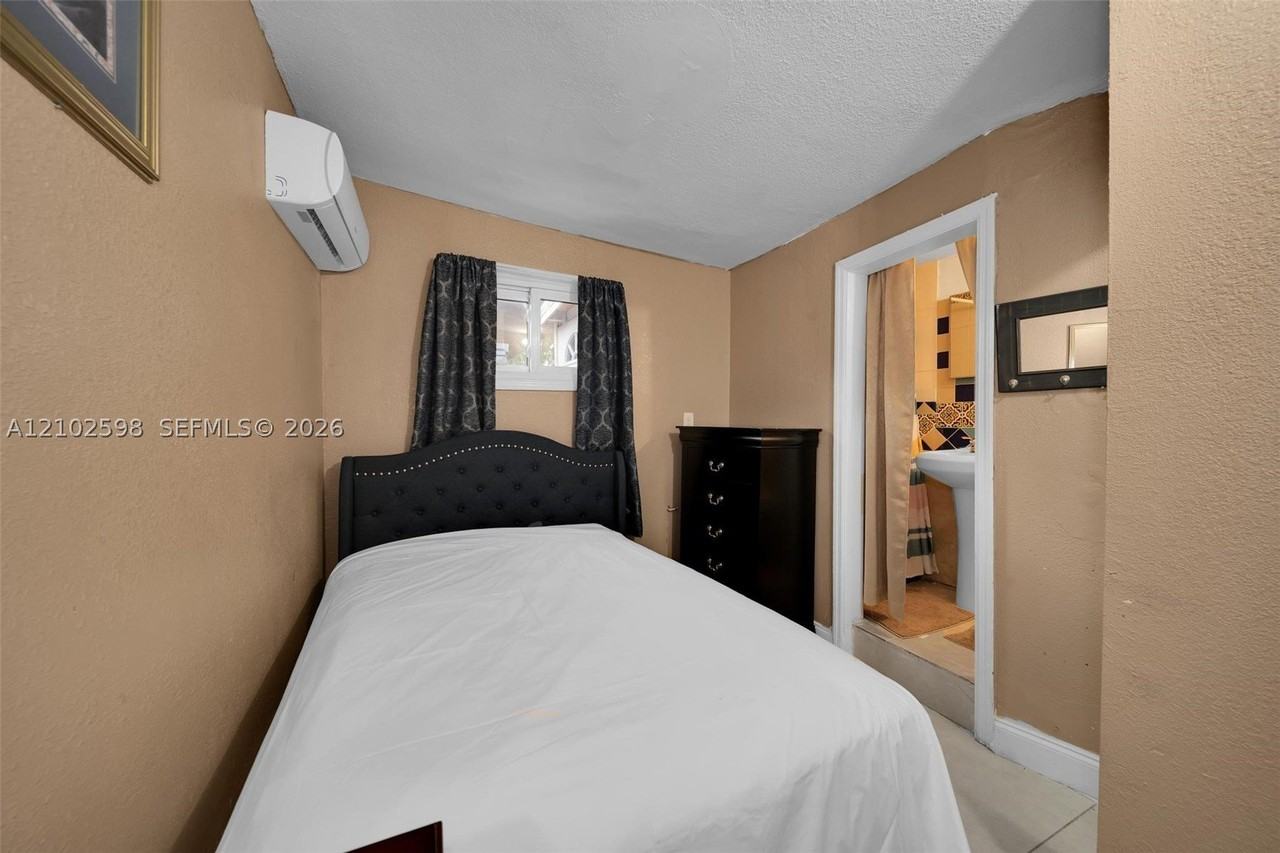 20106 Nw 32nd Pl #1B - Photo 5 of 14