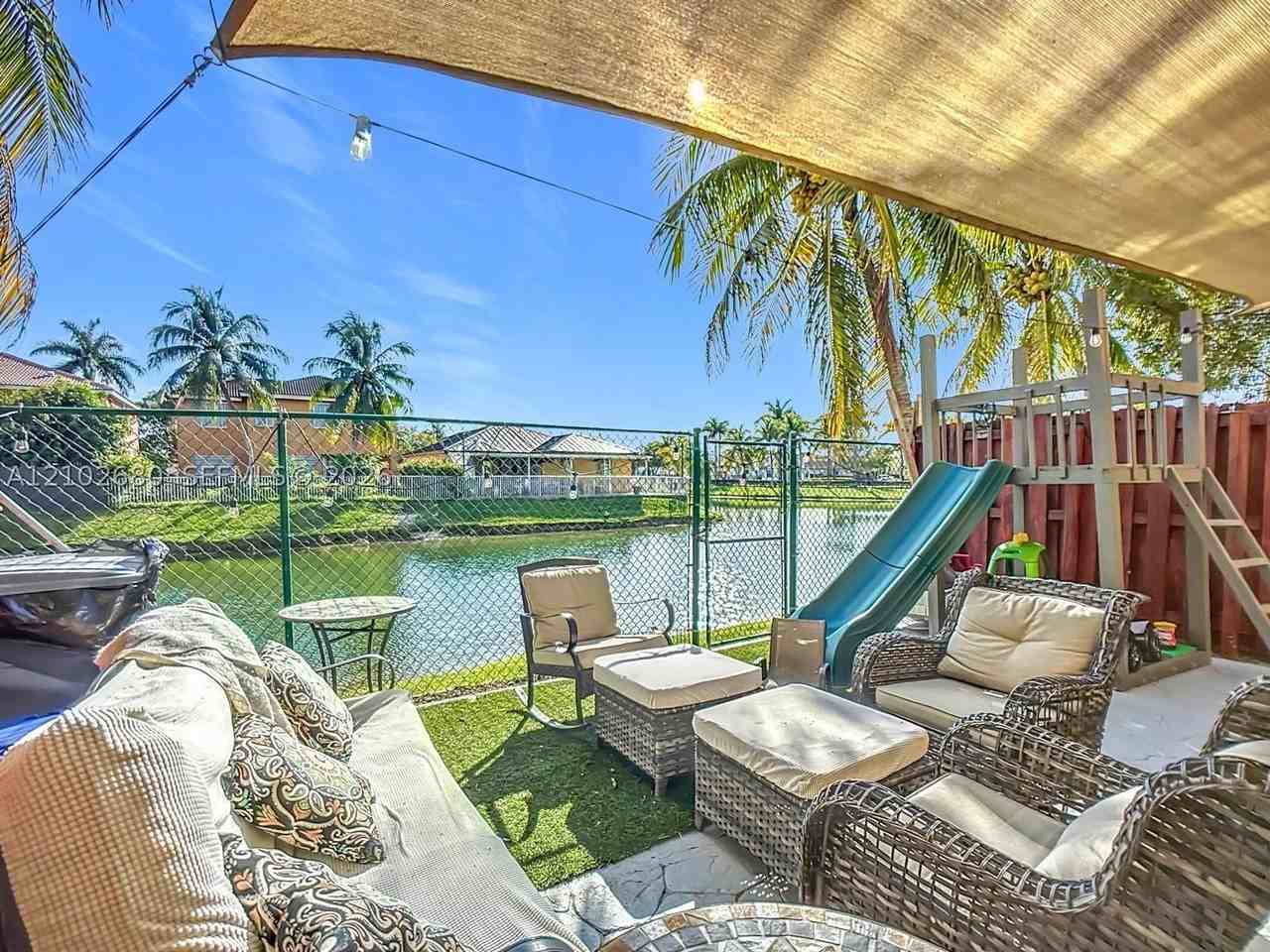 10912 Sw 240th Ln - Photo 2 of 16
