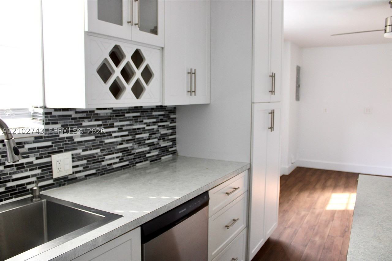 7761 Nw 41st St #7761 - Photo 6 of 41
