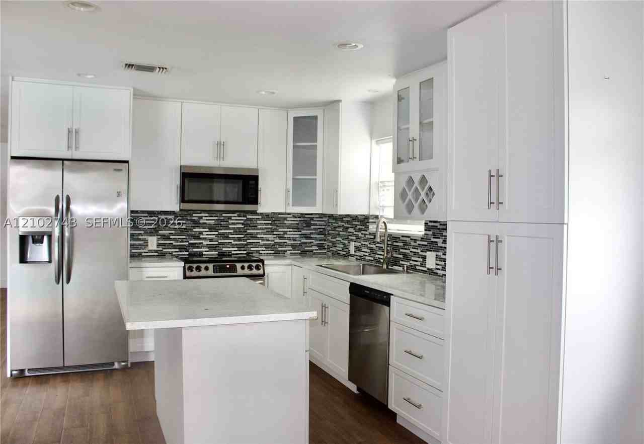 7761 Nw 41st St #7761 - Photo 7 of 41
