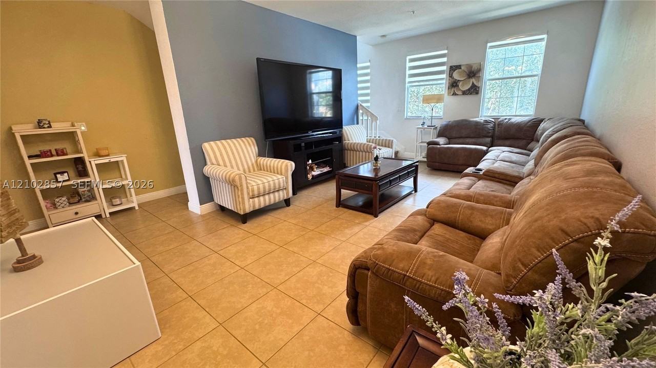 919 Sw 147th Ave #2005 - Photo 6 of 24