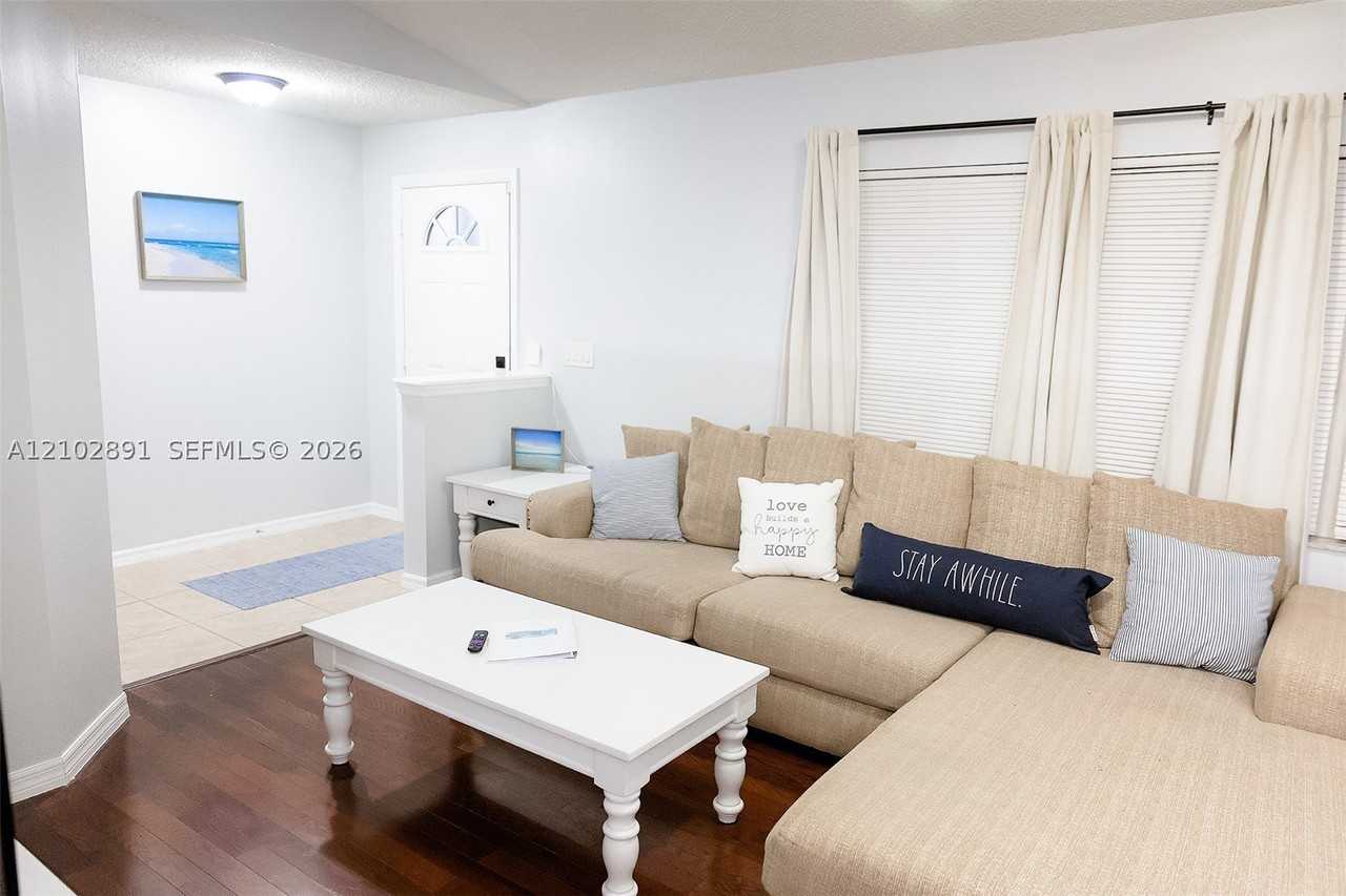 600 Delmonico St Ne - Photo 6 of 20