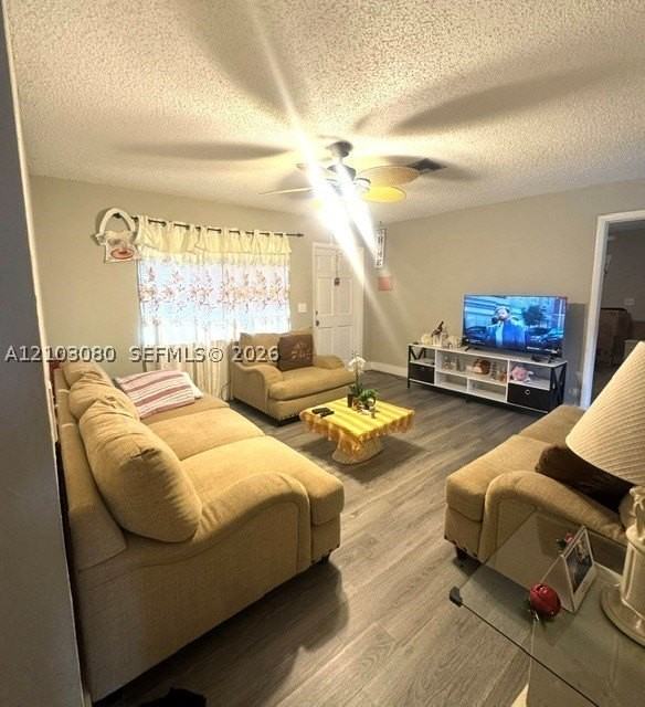 1709 Shenandoah St #B - Photo 2 of 13