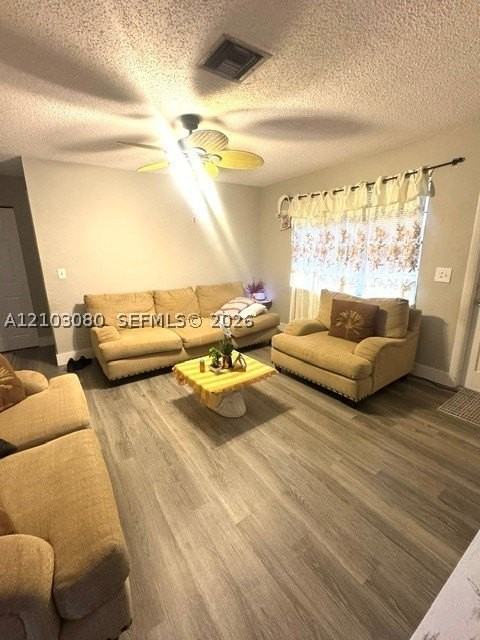 1709 Shenandoah St #B - Photo 3 of 13