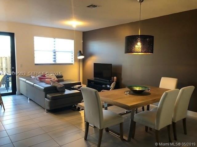 10552 Nw 78th Ter #0 - Photo 4 of 24