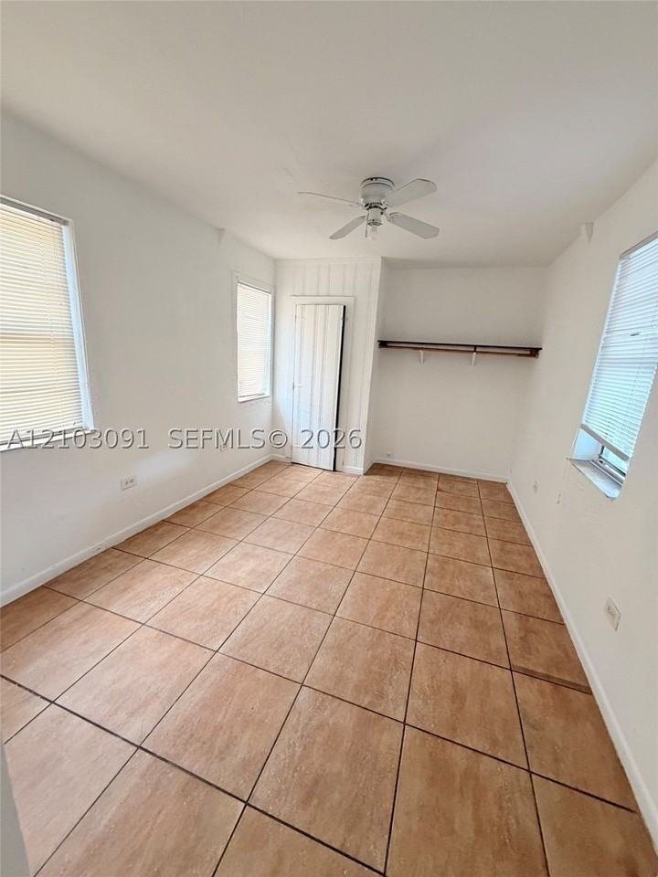 1224 Nw 41st St #2 - Photo 2 of 7