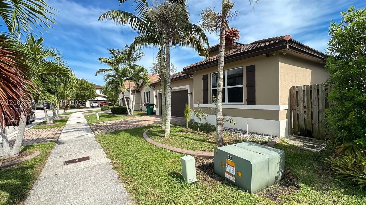 11828 Sw 253rd St - Photo 2 of 50