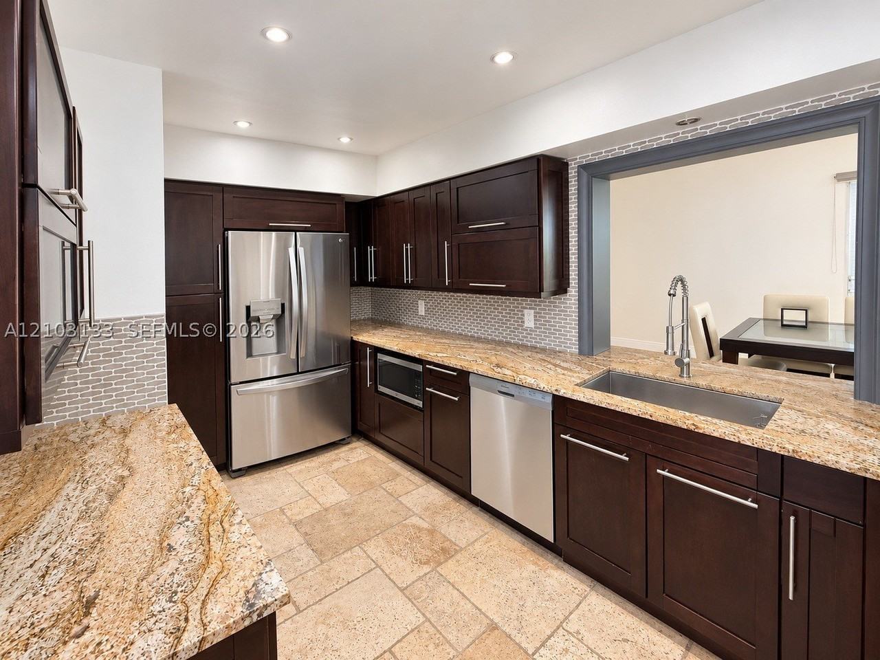 2110 Ne 56th St #1 - Photo 5 of 27
