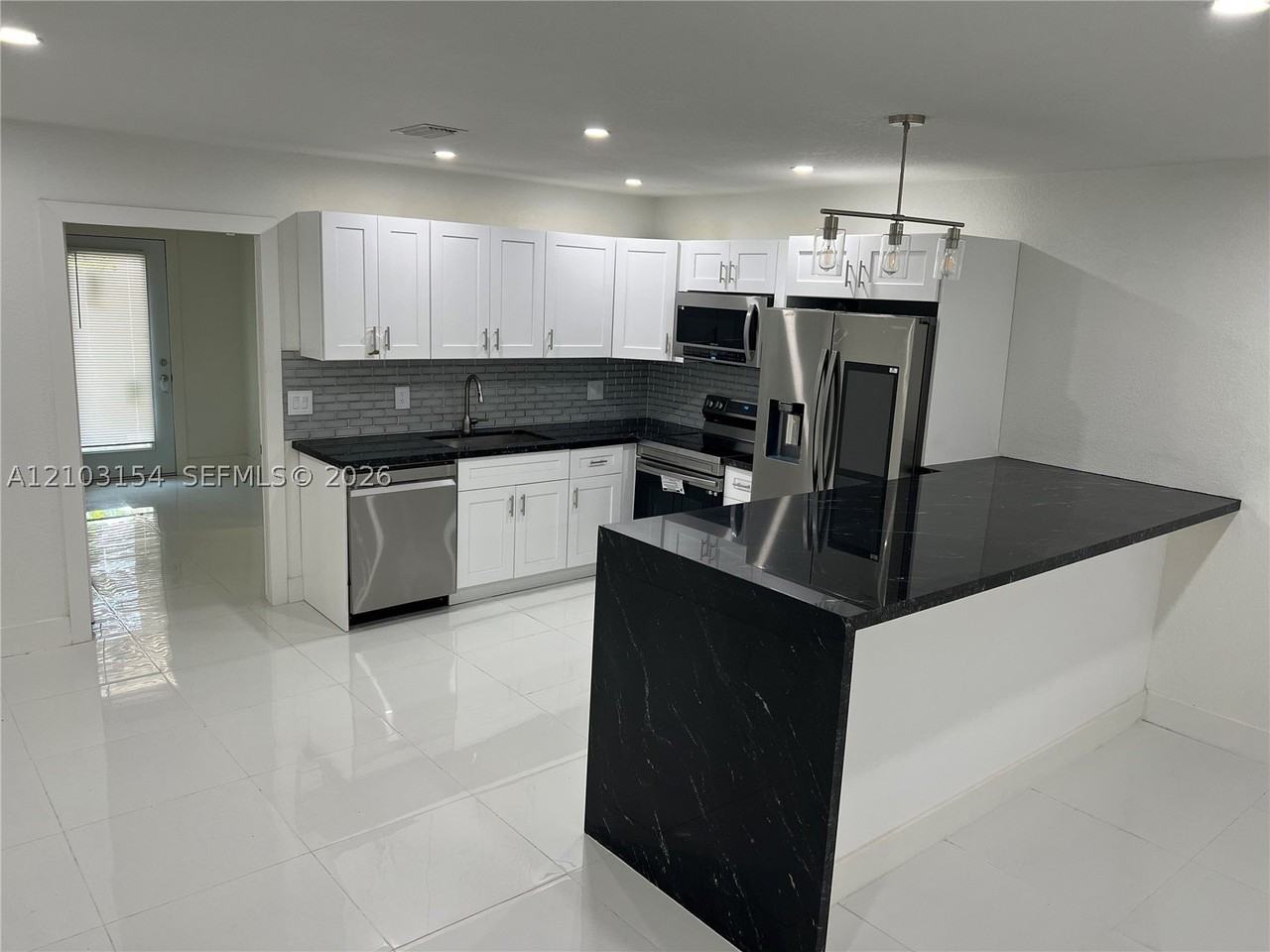 2014 Nw 60th Ave #2014 - Photo 3 of 13