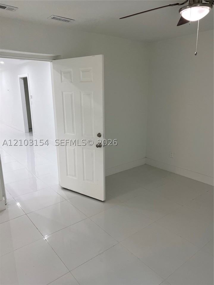 2014 Nw 60th Ave #2014 - Photo 6 of 13