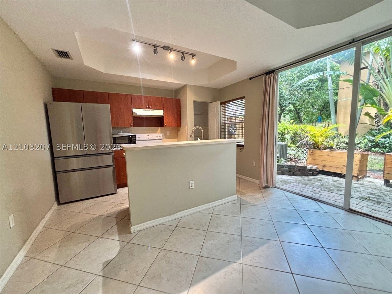 2307 Anchor Ct #4006 - Photo 5 of 25
