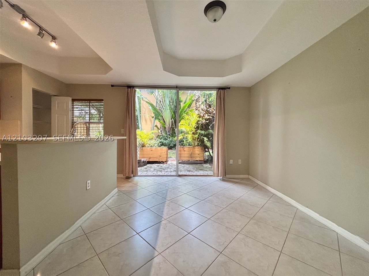 2307 Anchor Ct #4006 - Photo 6 of 25