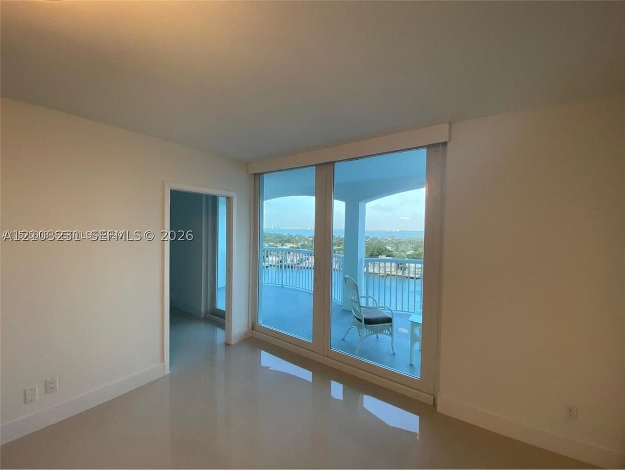 5401 Collins Ave #1229 - Photo 6 of 40