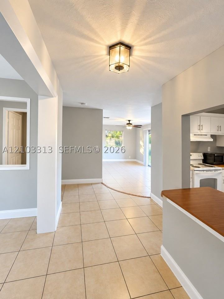 12217 Hillman Dr - Photo 3 of 11