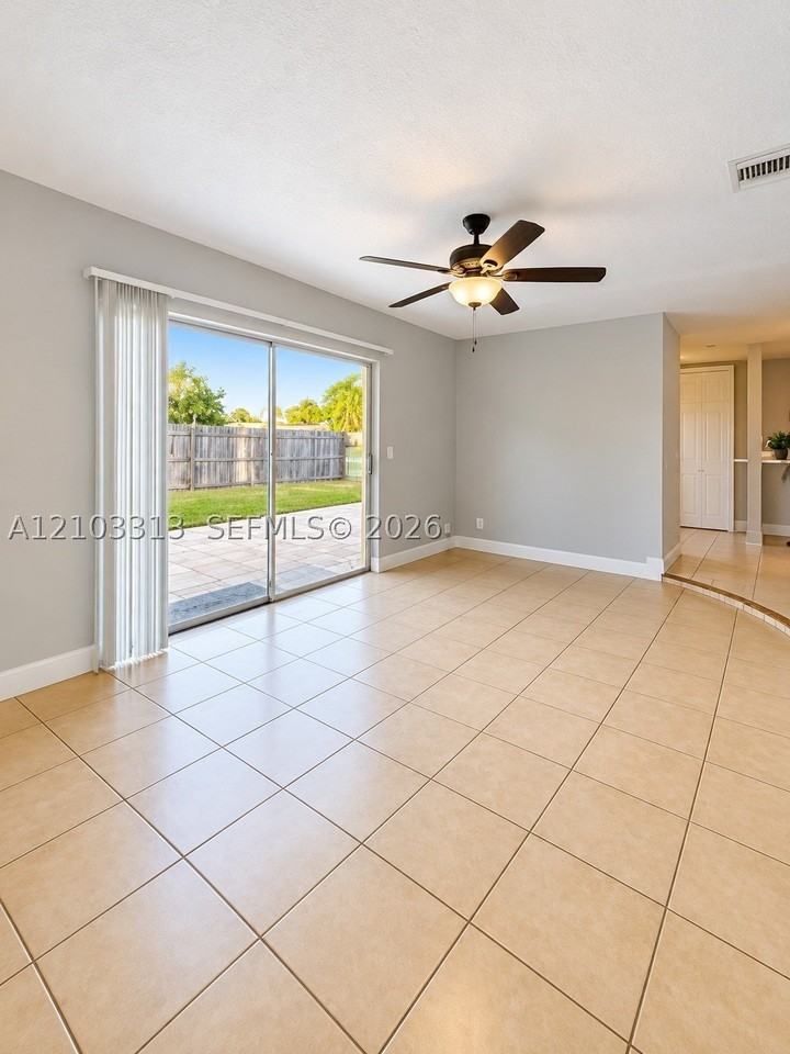 12217 Hillman Dr - Photo 4 of 11