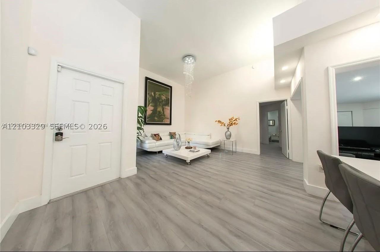 667 Nw 124th Ave - Photo 4 of 15
