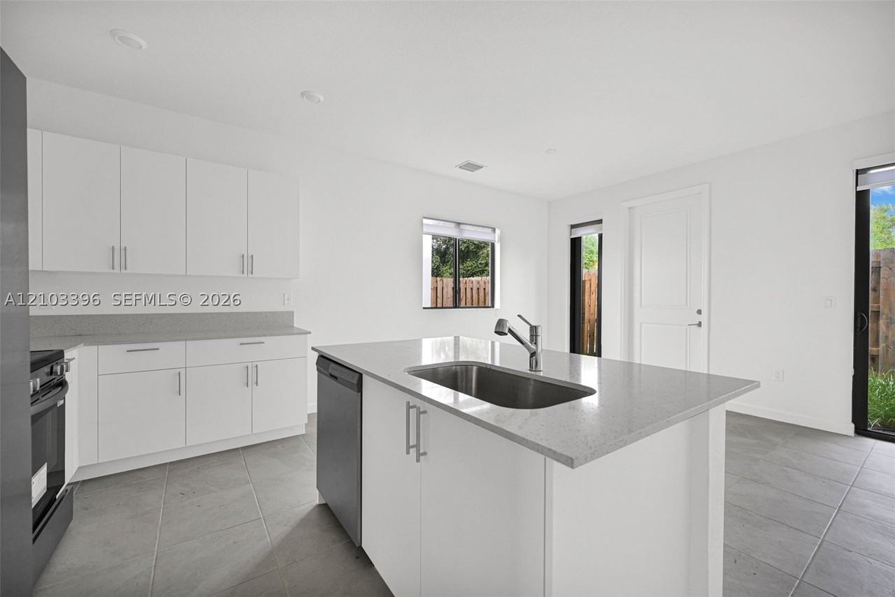 13855 Sw 261st St - Photo 4 of 50