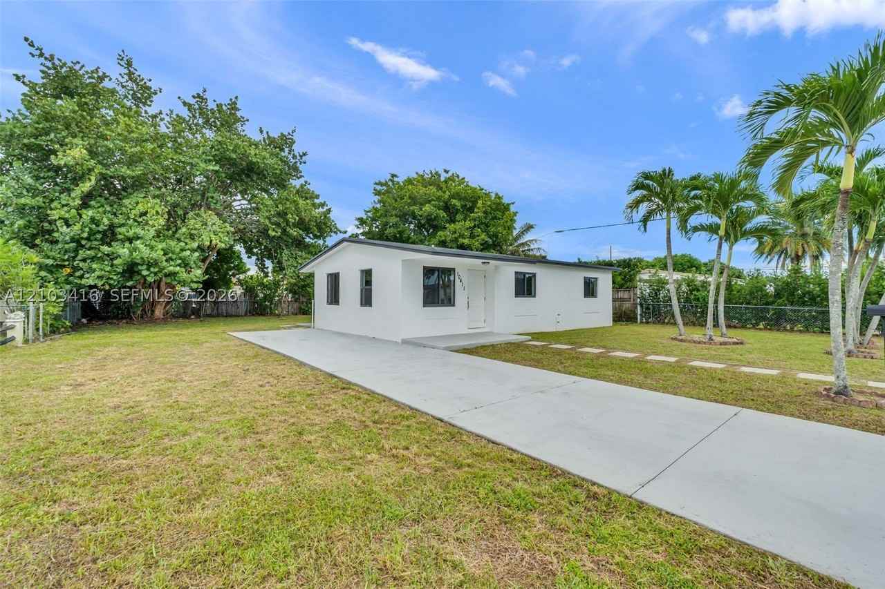 10411 Sw 151st Ter #10411 - Photo 3 of 34