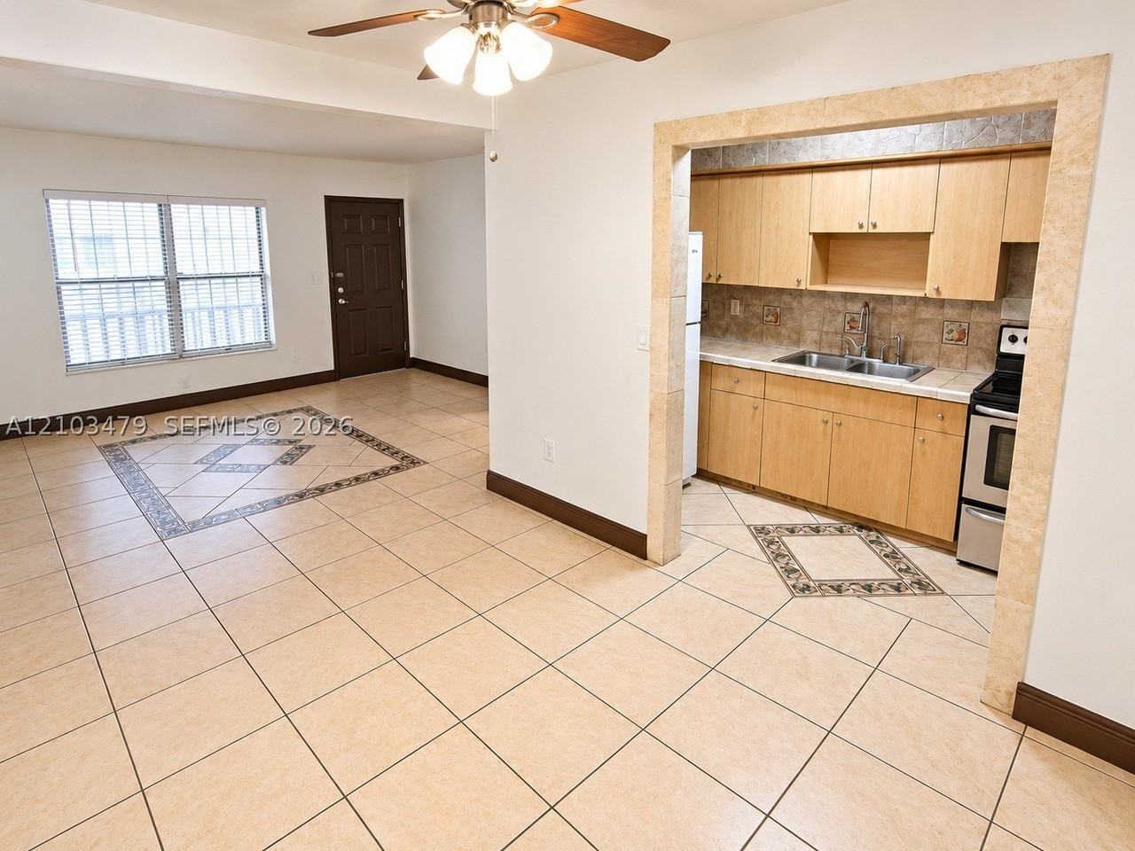 1516 Sw 22nd Ave #1516 - Photo 3 of 20