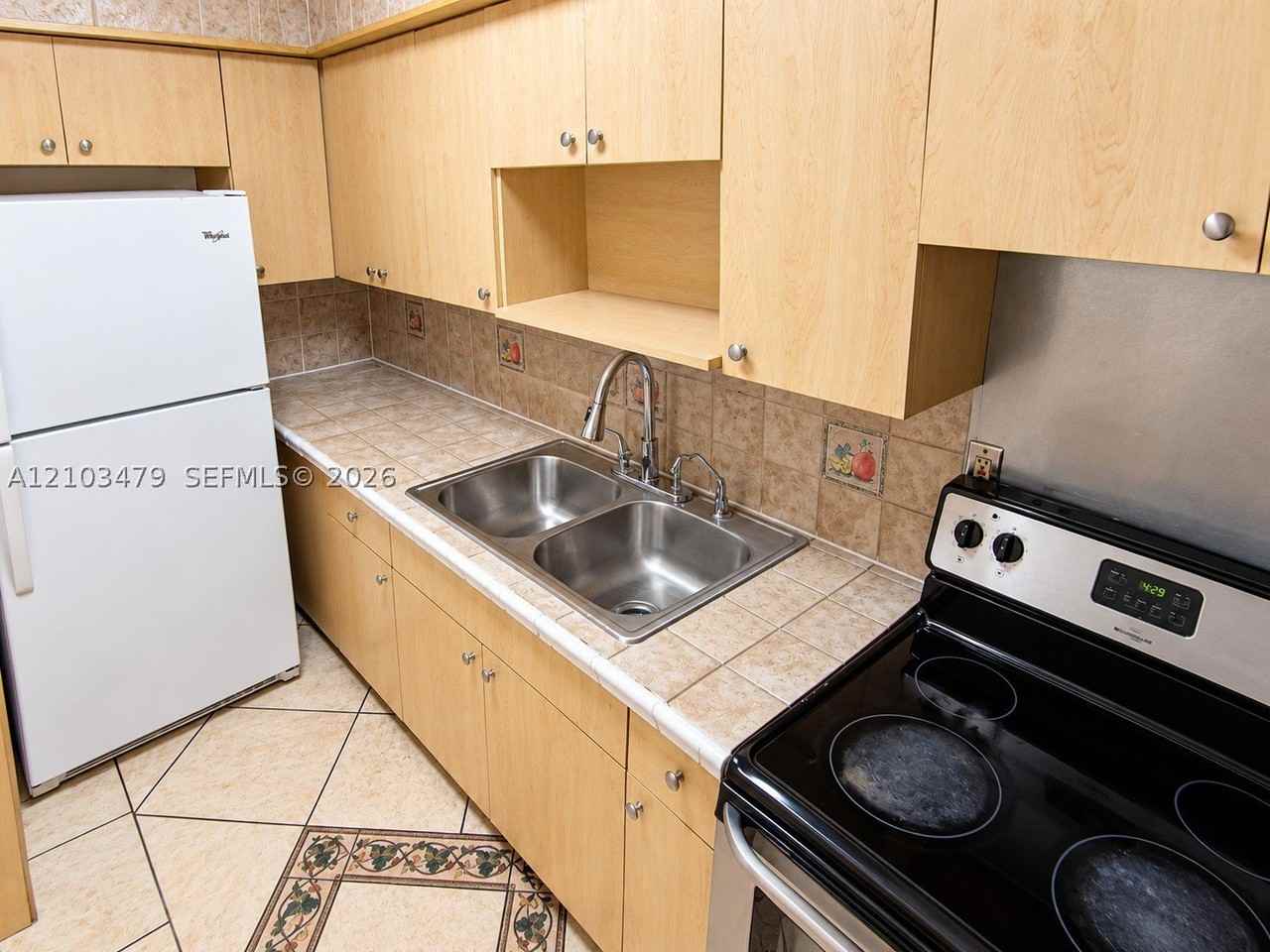 1516 Sw 22nd Ave #1516 - Photo 4 of 20