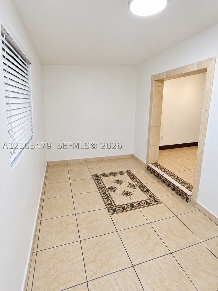 1516 Sw 22nd Ave #1516 - Photo 5 of 20