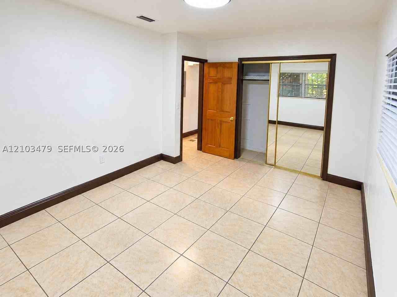 1516 Sw 22nd Ave #1516 - Photo 7 of 20