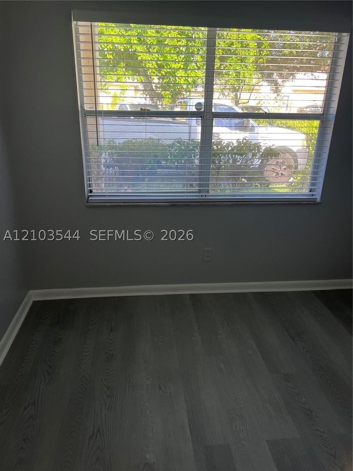 4245 Nw 114th Ter #4245 - Photo 4 of 10