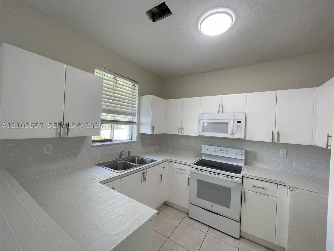 2865 Se 15th Rd #72 - Photo 2 of 7