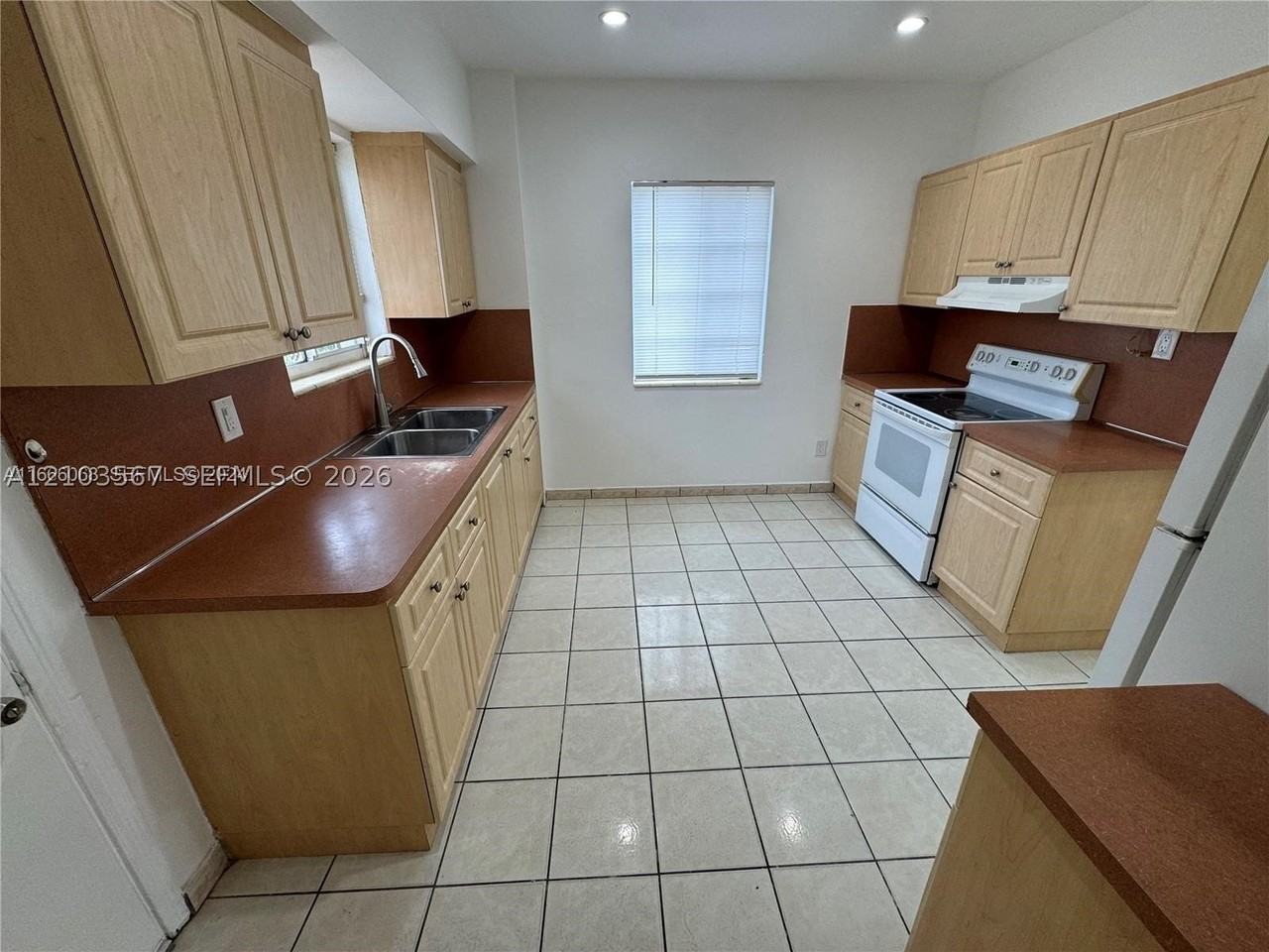 1021 Sw 8th Ave #0 - Photo 4 of 13